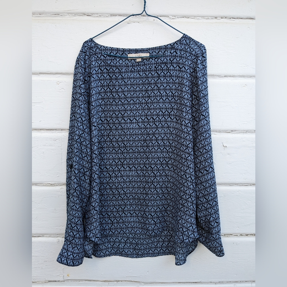 Ann Taylor Loft Black and Blue Geometric Print Blouse in Women's Medium